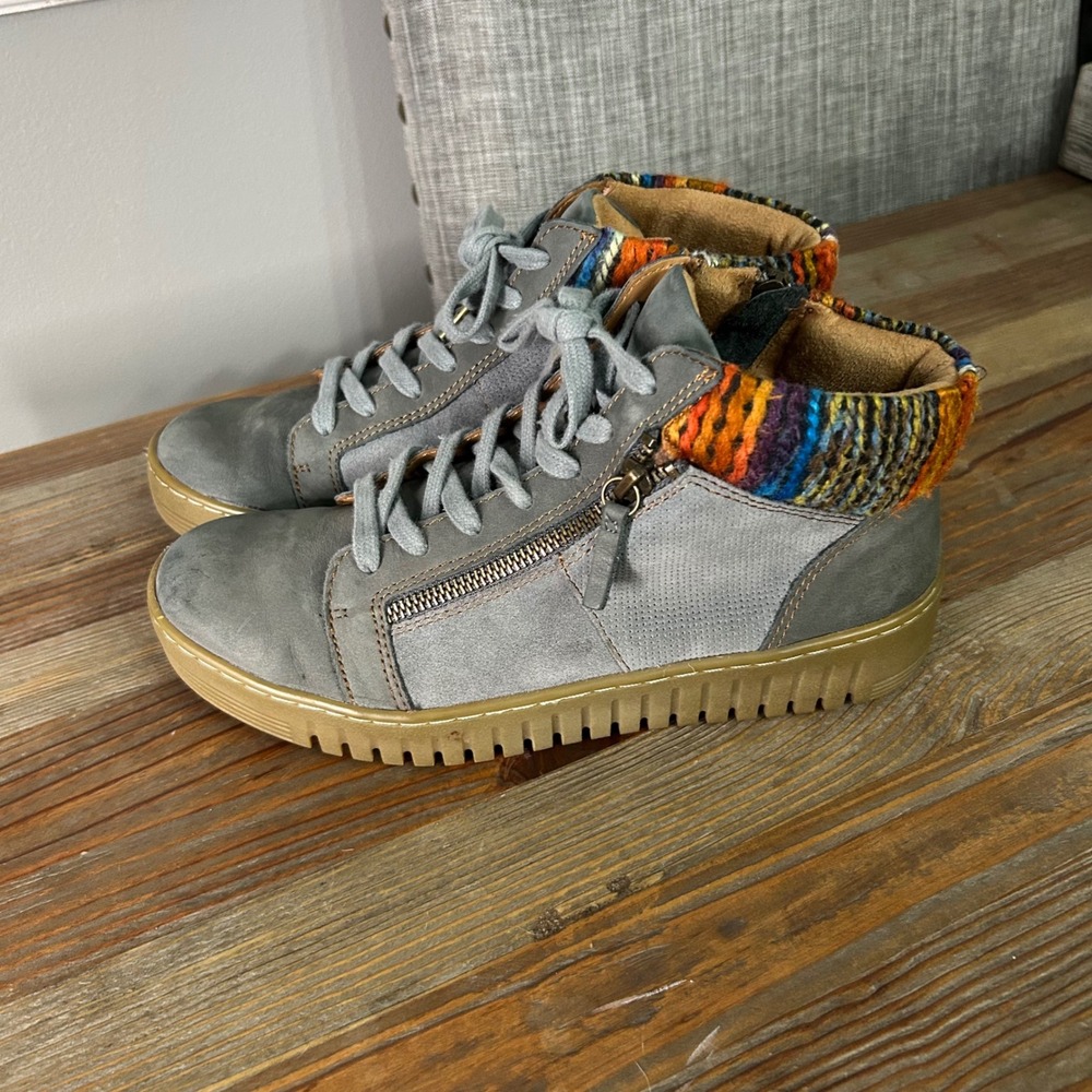Comfortiva Creston Grey Leather Knit Collar High Top Sneakers 8Mâ